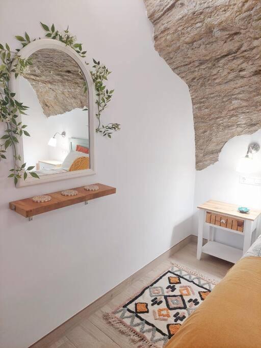 Casa Cueva La Luna Setenil De Las Bodegas Luaran gambar