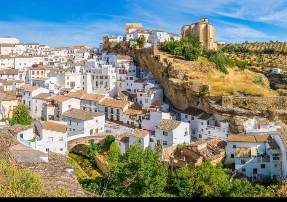 Casa Cueva La Luna Setenil De Las Bodegas Luaran gambar